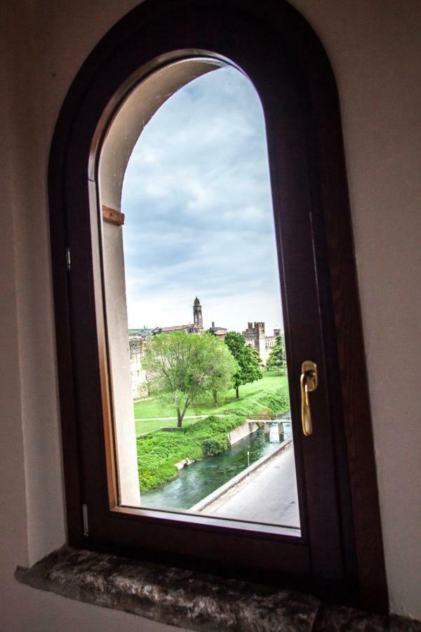 La Finestra Sul Castello Hotel Soave  Eksteriør billede