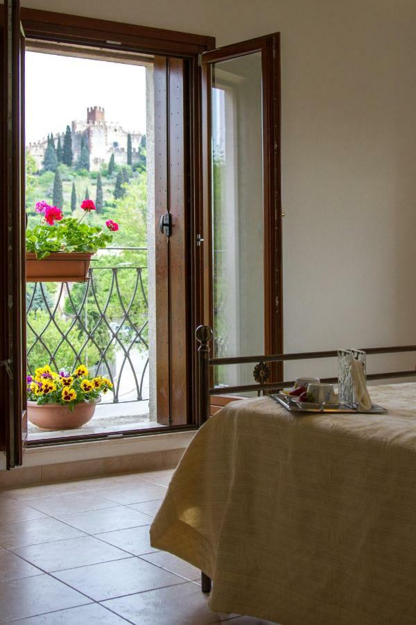 La Finestra Sul Castello Hotel Soave  Eksteriør billede